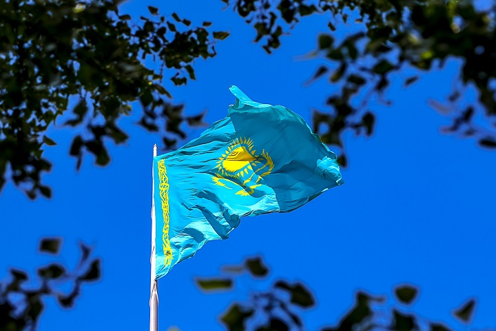 Флаг Казахстана. Optimizm.kz