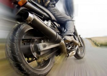 Подросток на мотоцикле сбил 3-летнего ребенка в Шахтинске