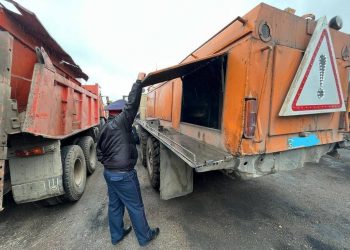 Акмолинские полицейские проверили снегоуборочную технику по всей области