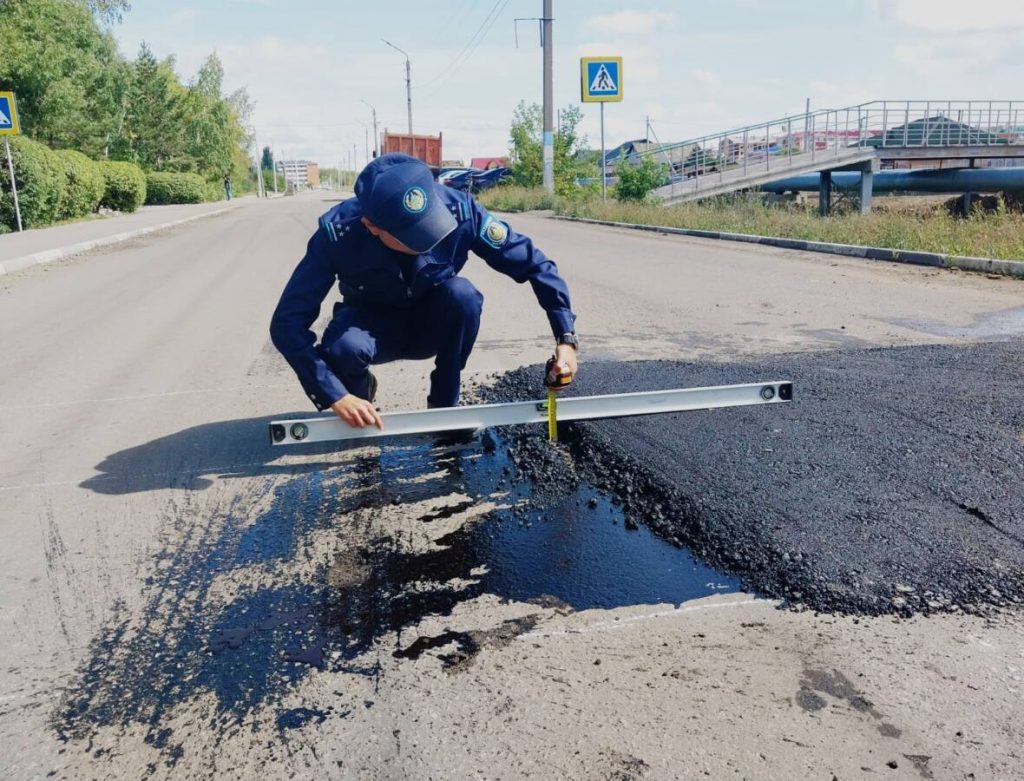 Более тысячи обследований дорог провели полицейские СКО с начала года