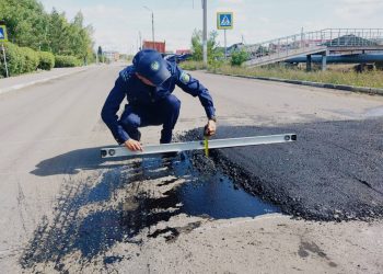 Более тысячи обследований дорог провели полицейские СКО с начала года