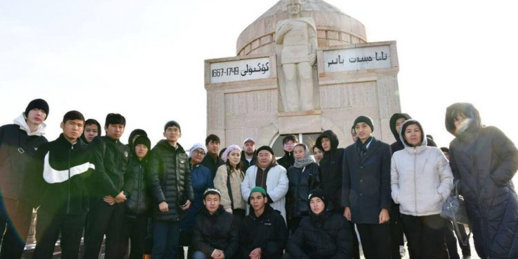 Актюбинские полицейские организовали для студентов экскурсию по сакральным местам