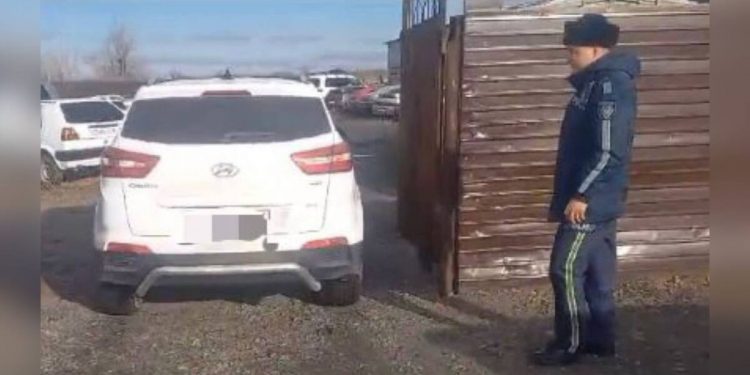 Авто должника поместили на штрафстоянку в области Абай