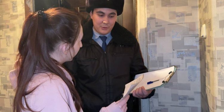 Беседа с полицейскими спасла от аферистов жительницу Костаная