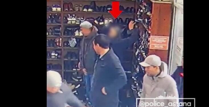 Брендовые кроссовки украли у астанчанина в городской мечети
