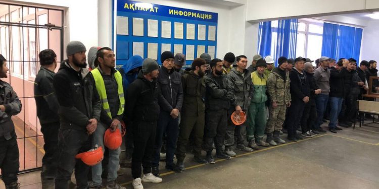 Иностранцы незаконно работали на стройках в Алматы