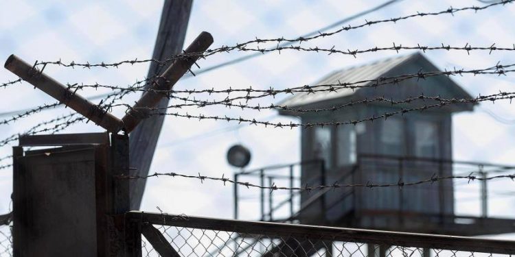 Утепленное гашишем нательное белье привез в подарок акмолинскому осужденному брат