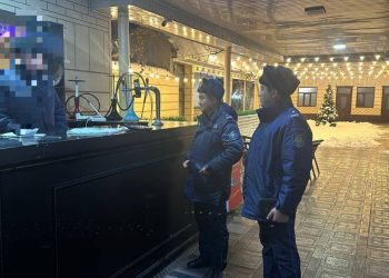 Родителей находившихся в ночных заведениях подростков привлекли к ответственности в Шымкенте