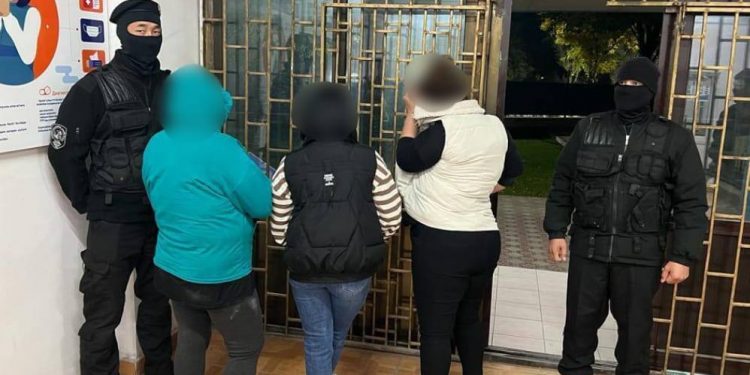 50-летнюю жительницу Арыси задержали по подозрению в сводничестве