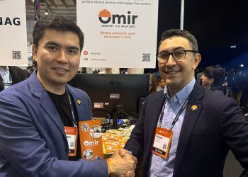 со-основатели Нурсултан Шоканов и Димаш Кунаев представляют Omir на Websummit’2023, Лиссабон, Португалия