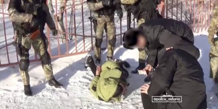 Наркосбытчика задержали полицейские в Астане