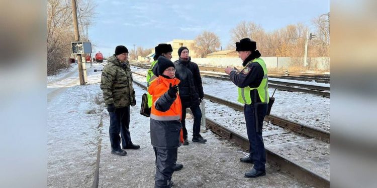 Более тысячи граждан наказали за переход ж/д полотна в неустановленных местах