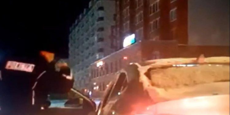 Лишенный прав водитель под воздействием наркотиков задержан в Уральске
