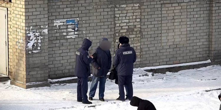 Семейчан оштрафовали за брошенные на землю окурки