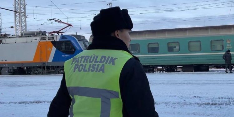Трое правонарушителей сняты с поездов за распитие алкогольных напитков