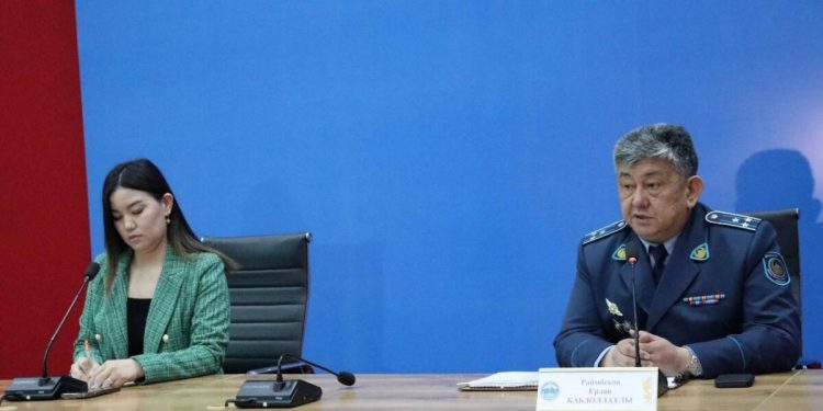 17 иностранцев выдворили за пределы страны полицейские Жетiсу