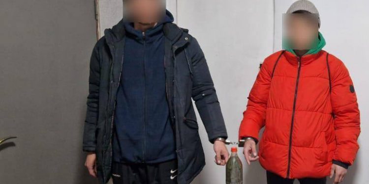 За переброс запрещенки на территорию колонии задержаны двое мужчин в Алматинской области