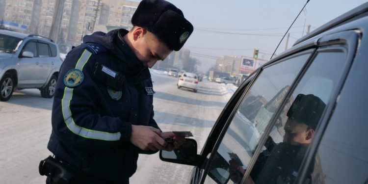 “Безопасная дорога”: свыше 360 тысяч нарушений ПДД пресечено полицейскими