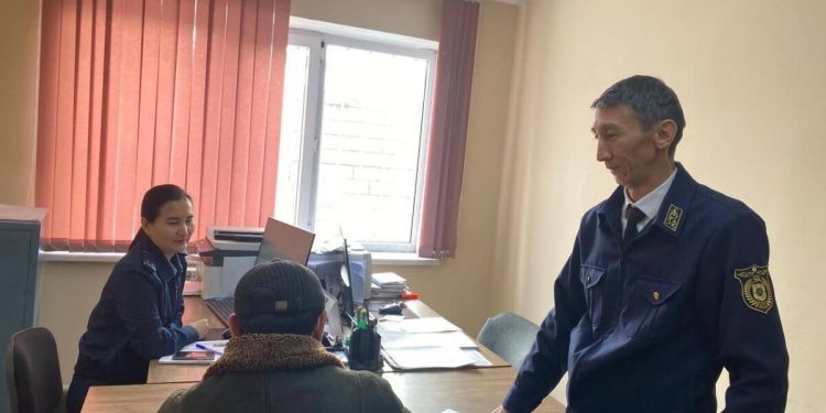 Пытался скрыться на поезде – злостного должника задержали полицейские в Жамбылской области