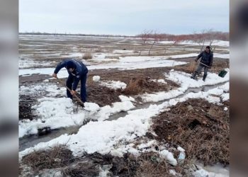 В противопаводковых мероприятиях участвуют полицейские в одном из районов СКО