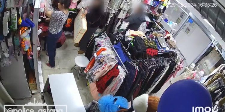 Мужчина украл детскую одежду из бутика в торговом доме Астаны