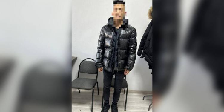 Серийный вор орудовал в компьютерных клубах Алматы