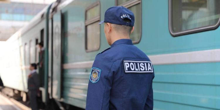 Двое мужчин задержаны транспортной полицией за хранение “синтетики”