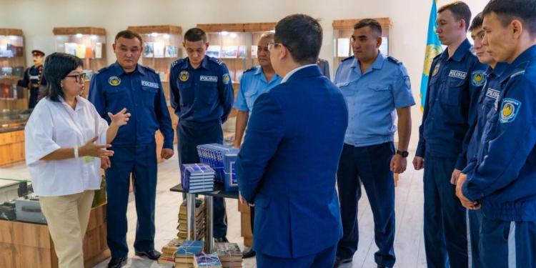 Более 150 книг подарило управление по делам религий областному ДП ВКО