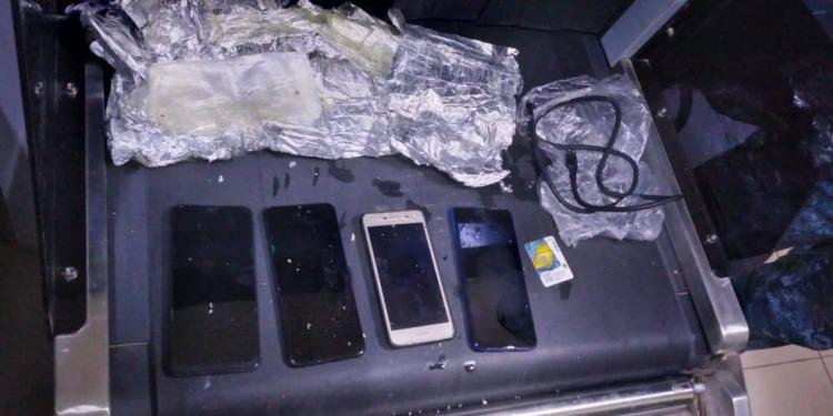 Четыре телефона в фольге пытались пронести в колонию ЗКО