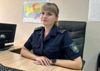 Знание нескольких языков помогает в профессии полицейскому из Алматинской области