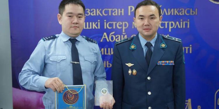 Лучшего дознавателя определили в департаменте полиции области Абай