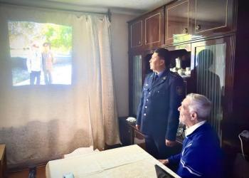Памятный подарок подготовили сотрудники УИС ко Дню пожилых людей в области Абай